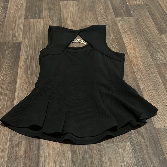 B Wear top - Picture 5 of 7